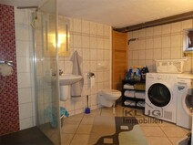 24 - Hauswirtschaftsraum mit Dusche