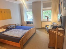 09 - Schlafzimmer