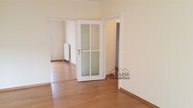 04 - Wohnzimmer zum Schlafzimmer+Fl