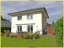 Hohen Neuendorf! Neuwertiges Einfamilienhaus (Massivbau 2011) mit Komfortausstattung und Südgarten