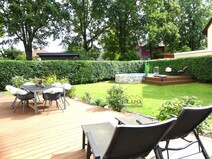 03 - Große Terrasse mit Garten
