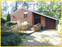 Frohnau! Individuell geplante Architekten-Villa mit Innenpool und großer Garage