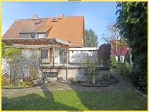 Borsigwalde! Modernisierungsbedürftige Doppelhaushälfte