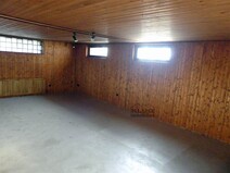 16 - Großer Hobbyraum mit Ausgang