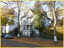 Hermsdorf! Repräsentative 4-Zimmer Jugendstilaltbauwohnung (vermietet) Beletage mit großem Balkon