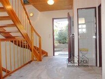 07 - Große Eingangsdiele mit Gäste