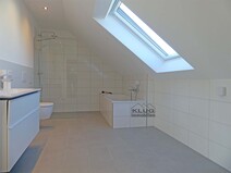 12 - Komfortbad WC mit Badewanne un