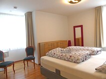 09 - Schlafzimmer im EG