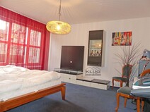 15 - Großes tagesbelichtetes Zimmer