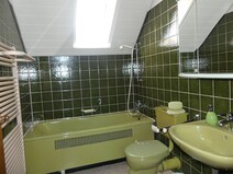 13 - Wannenbad WC im OG