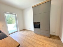 08 - Küche mit Terrassenzugang