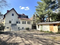 13 - Haus, Garten, Terrasse und Nebengebäude