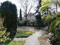 03 - Angelegter Weg zur Straße