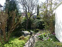 14 - Seitliche Gartenansicht