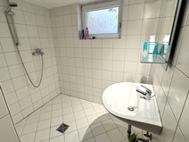 14 - Dusche im Untergeschoss