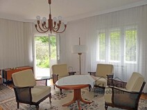 06 - Wohnzimmer mit Ausgang zur Ter