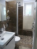 10 - Modernes Duschbad WC
