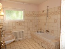 07 - Großes Wannenbad im OG