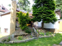 02 - Rückansicht mit Gartenbereich