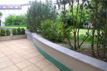 03 - Terrasse mit Grünblick
