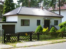 Frohnau ! Großzügig geschnittener Massiv- Bungalow mit Garage u. Südterrasse!