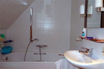 09 - Modernes Wannenbad im DG