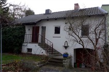 02 - Frontansicht mit Hauseingang