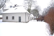 Hermsdorf ! Kleines Haus (2-3 Zimmer) mit Parkflächen in verkehsgünstiger Lage !