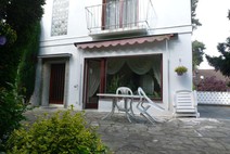 02 - Rückansicht mit Terrasse