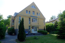 02 - Rückansicht mit Garten