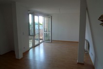 03 - Wohnzimmer mit Balkon