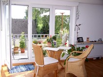 05 - Wohnzimmer mit Balkon