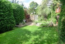 02 - Kräutergarten mit Freisitz