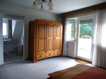 05 - Schlafzimmer mit Balkon und An