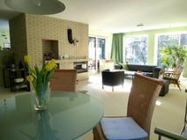 06 - Großes helles Wohnzimmer