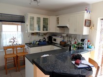 05 - Neuwertige Einbauküche