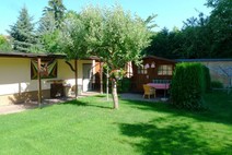 03 - Gartenansicht mit Gartenhaus