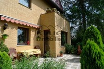 02 - Terrasse mit Sonnenmarkise 1